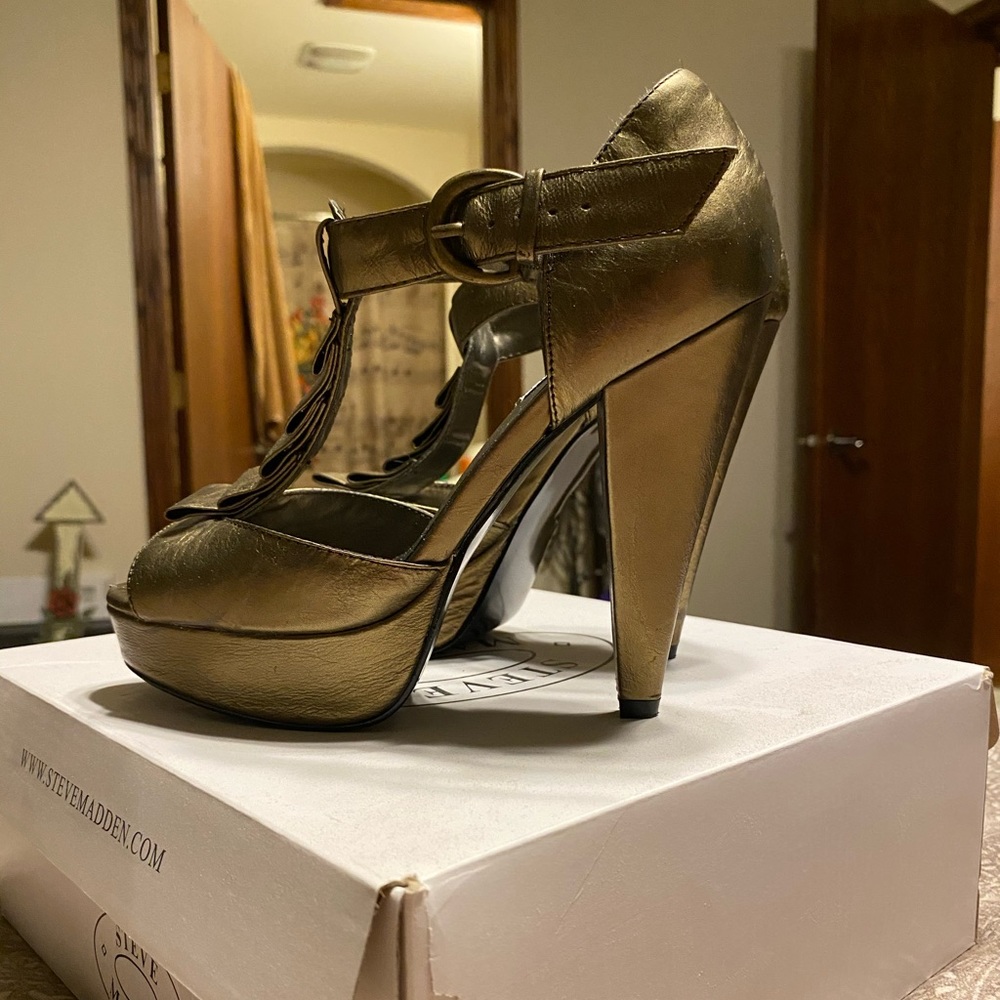 Leather Ruffle Platform Stiletto Heels - Picture 5 of 8